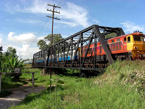Train crossing San Khayom Bridge